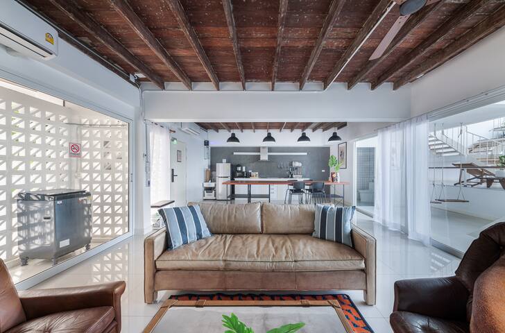 Homey villa by Canal on Onnut/ Sukhumvit Rd BKK gallery image 4