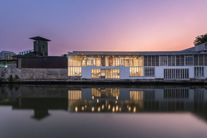 Homey villa by Canal on Onnut/ Sukhumvit Rd BKK gallery image 2