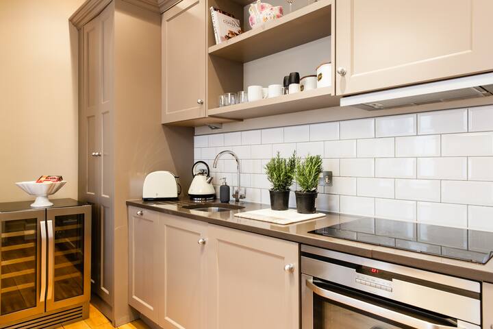 Covent Garden Solitaire! LuXXe HOME in TheatreLand gallery image 5