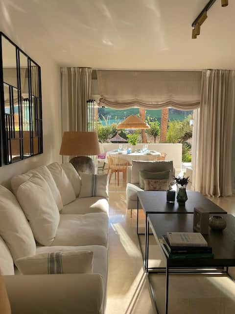 Airbnb con mejor rendimiento: Beachfront apartment in Fuengirola en Fuengirola