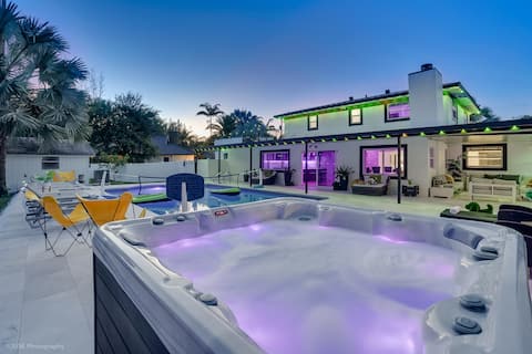 Luxe Resort Heated Salt pool Hot Tub Volley Soccer