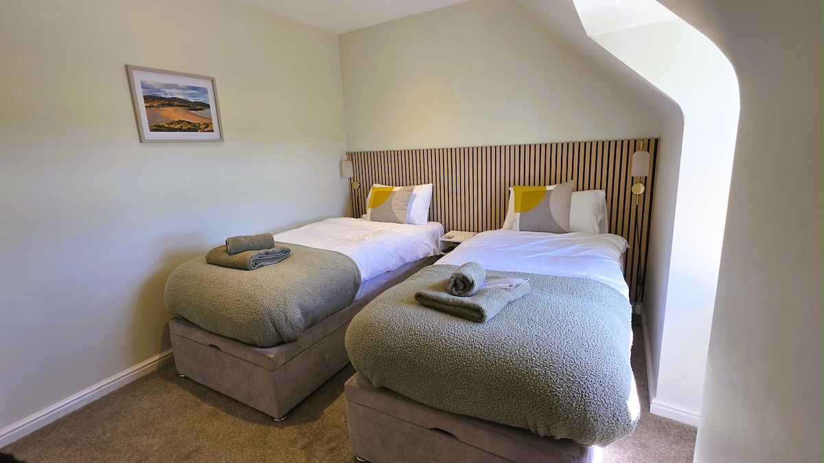 Საფოსტო და მიბმული საწოლები. მოთხოვნის საფუძველზე ხელმისაწვდომია სუპერთასის კონფიგურაცია.