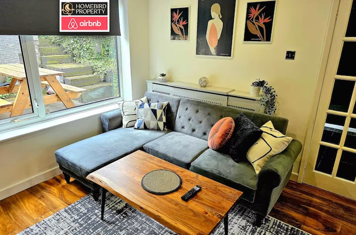 Stay Monthly & Save 20% | Spacious Stay | Sleeps 6 - Leeds