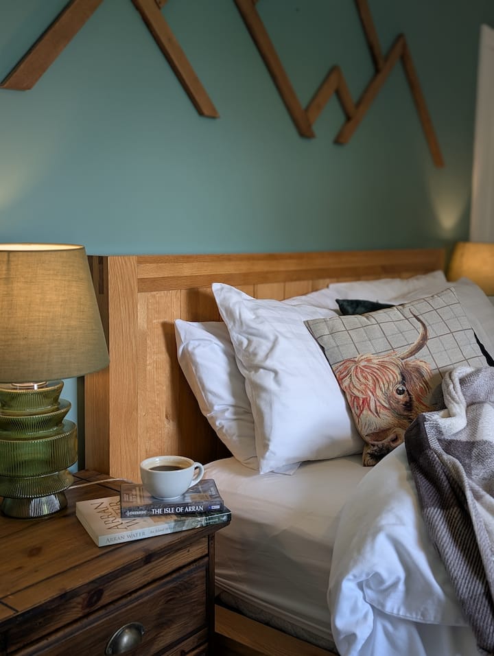 mambo yetu yote ya ndani yameundwa ili kuleta Arran ndani ya nyumba