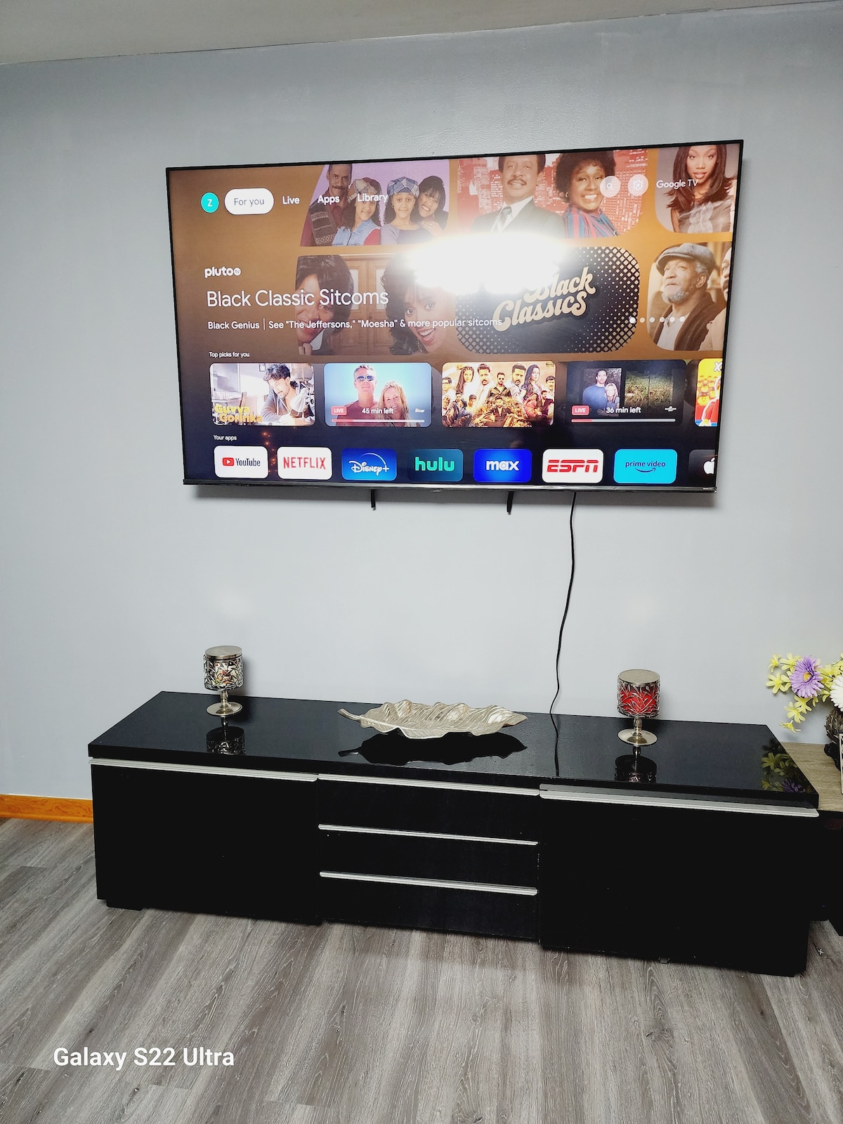 Popular Airbnb listing: Lovely 3 bed 2 bath &2 living rm ranch home in Cheektowaga