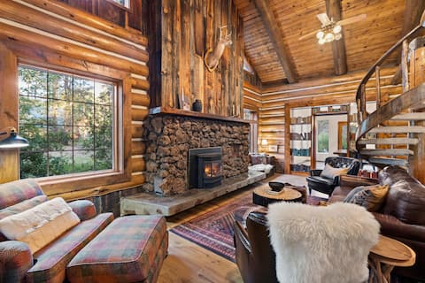 Luxe Lodge on the creek: Slps 18 + AC + 2 Ensuites