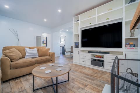 Spacious Home Near SoFi Stadium & LAX | Sleeps 6