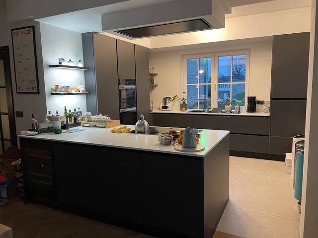 Family house with garden in calm area of Brussels gallery image 3