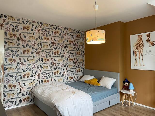 Family house with garden in calm area of Brussels gallery image 4