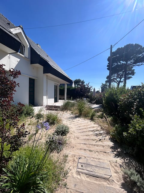 Dream house - walk to the beach - nice garden
