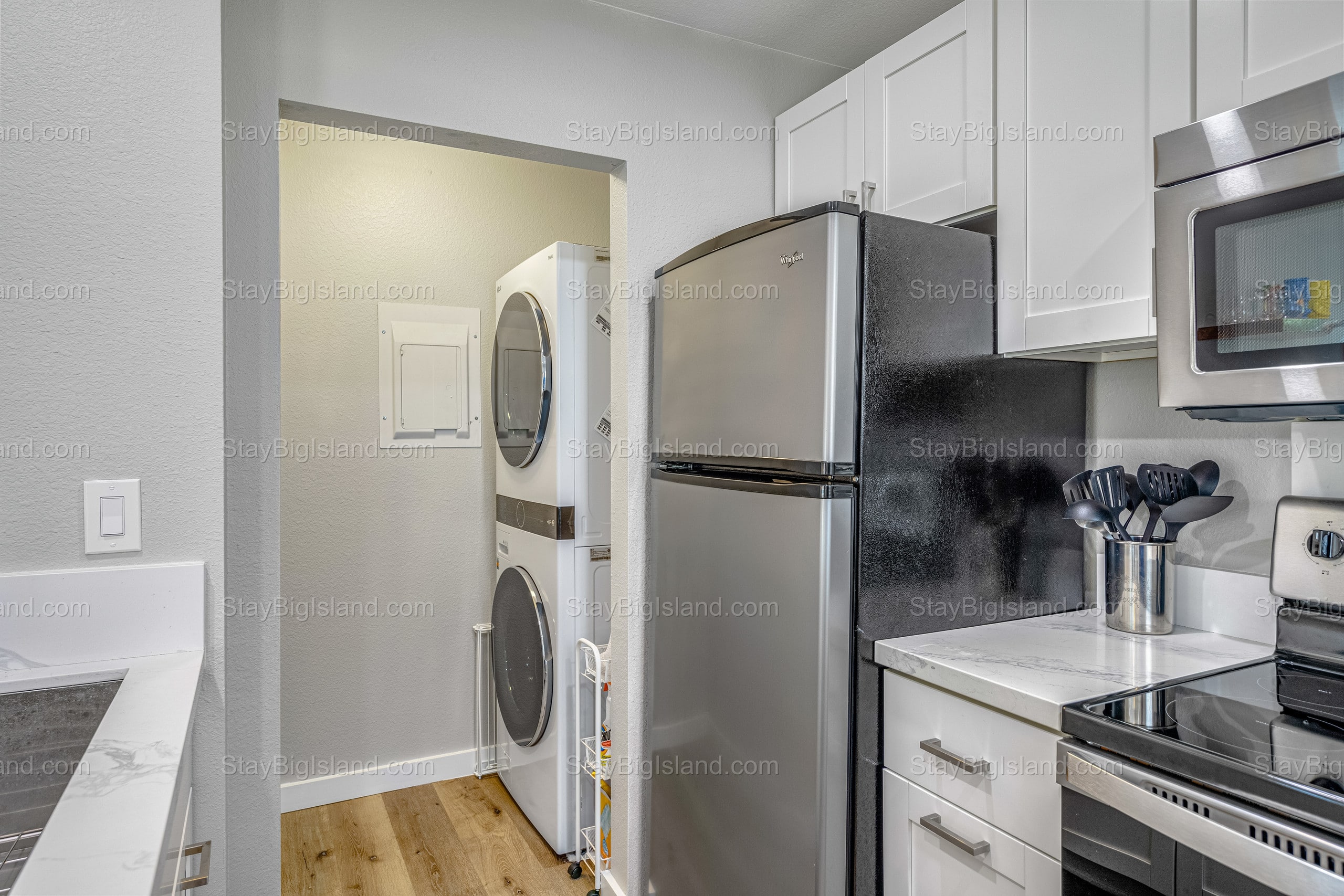 Updated 1 bedroom in paradise - Photo 9