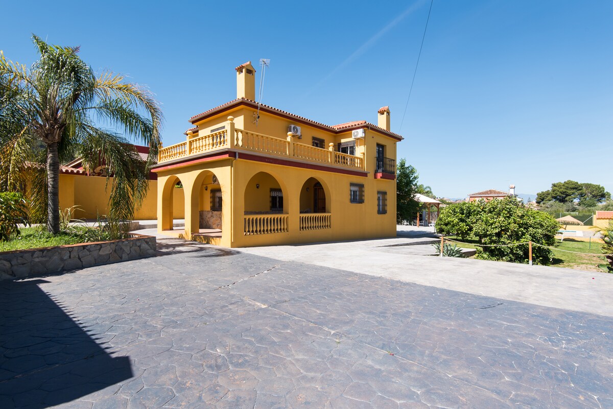 Villa Rio Salado - Special for families with children - Houses for Rent in  Alhaurín de la Torre, Andalucía, Spain - Airbnb