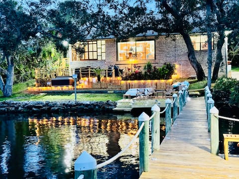 Pellicanus House on the Bay