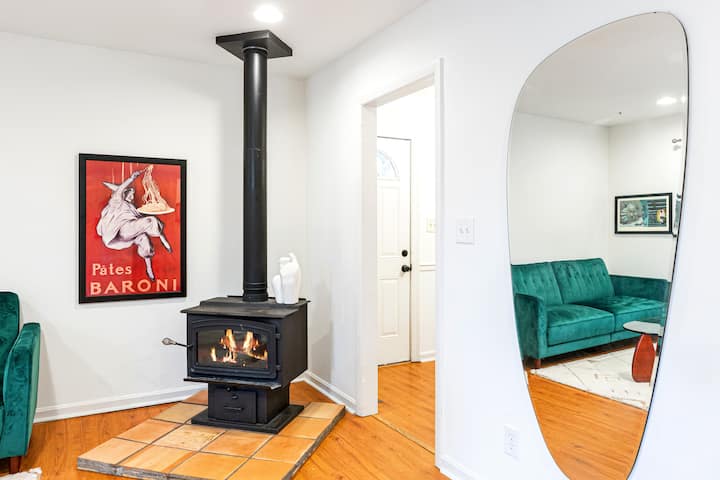 The Artist's Bungalow: A Home With A Pulse - Charlotte, NC