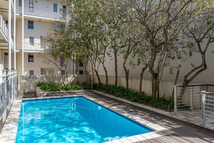 Convention Centre Perfect; Spectacular 2 level gallery image 2