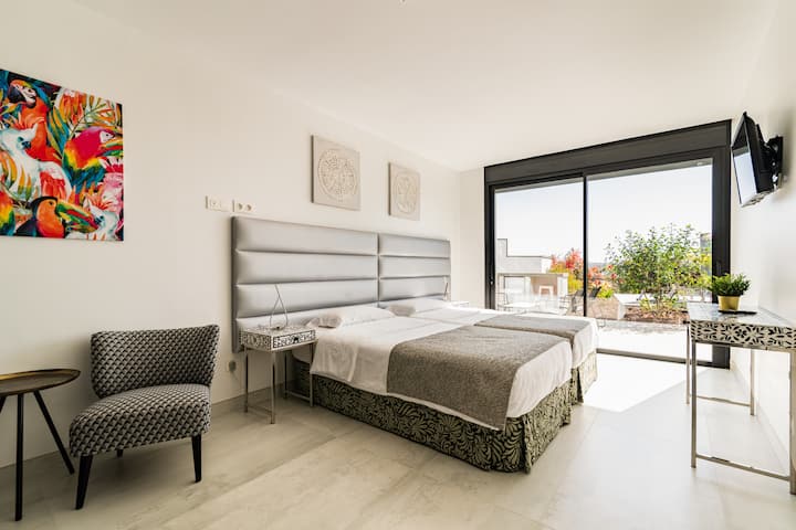 ห้องนอนหมายเลข 2/ทางเข้าไม่มีสิ่งกีดขวาง