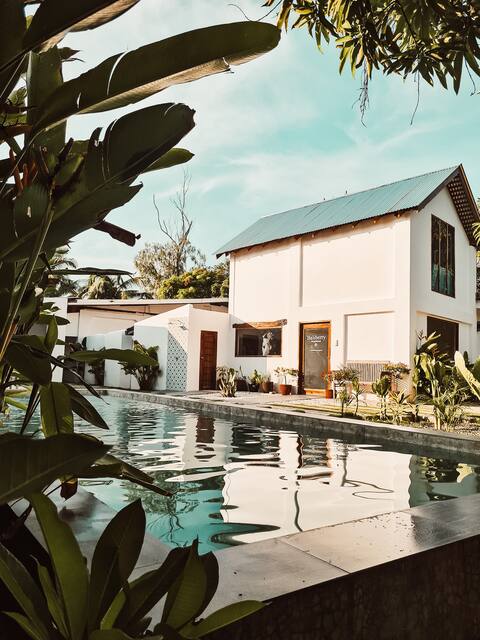 Private Villa Home | 10-35/40 Pax | Pet Friendly