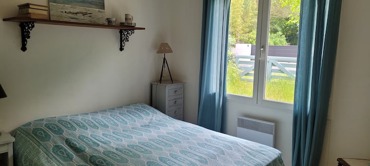 غرفة النوم 3 في طابق واحد. 
سريران مفردان 80 × 190 يمكن جمعهما معًا في سرير مزدوج واحد 160 × 190