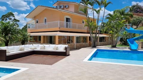 Beautiful Farm with Water Slide in Ibiúna