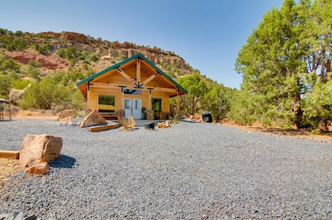 Little Creek Mesa Cabin with Zion NP Views-Jacuzzi