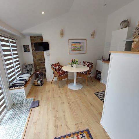 Popular Airbnb listing: The Studio in Dinan