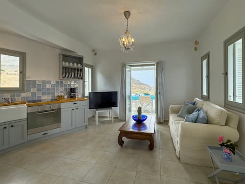 Successful Airbnb property: Lithia Villas - Folegandros - Villa Levanda & pool in Δήμος Φολεγάνδρου