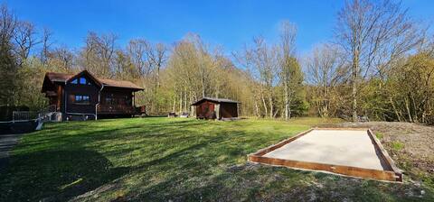 "Le Chalet du Lac" 8-10 people Close to Lake