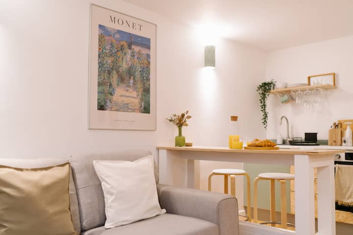 Unique Cottage W/ Outdoor Bath, Dog-friendly Stay - Bideford