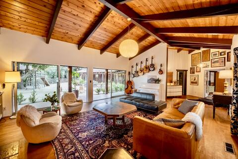 Modern Farmhouse - Spacious Indoor/Outdoor Living!