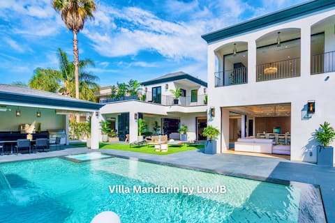 Villa Mandarin by LuxJB | Cinema Sauna Jacuzzi Gym