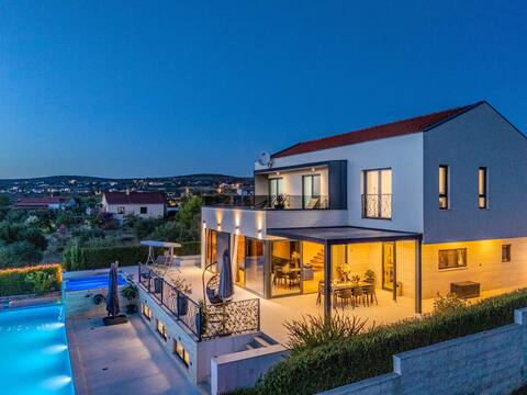 Holiday home VILLA "LARA" Vrana