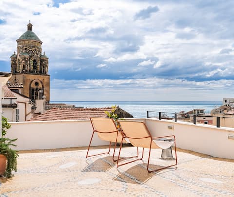 "AmalfiRa Luxury Seaview Rooftop"
