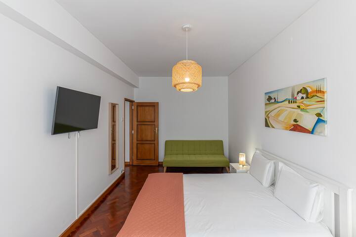 Lolla’s City Apartment gallery image 4