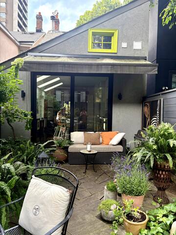 Charming Yorkville Townhouse gallery image 5