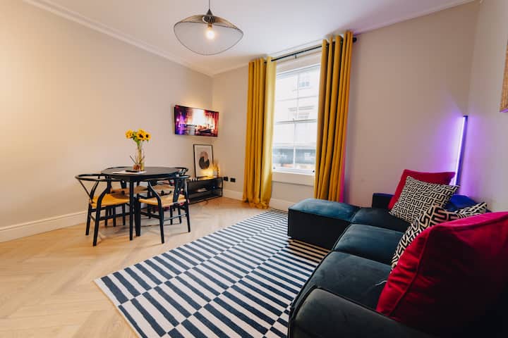 Stylish Haven City Centre - 1 Bed Flat (1st Floor) - バース