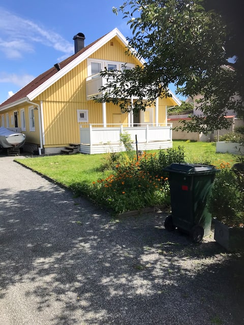 Top Airbnb: Appartment in a house close to beach and nature in Sydväst