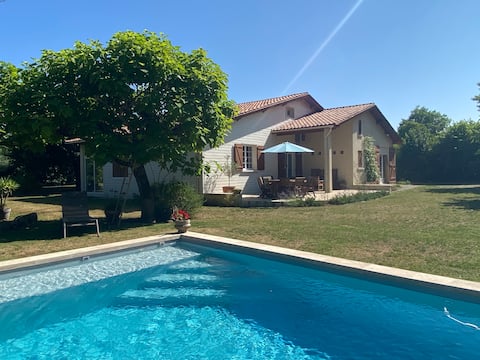Home with pool 5 minutes from Saint-Emilion