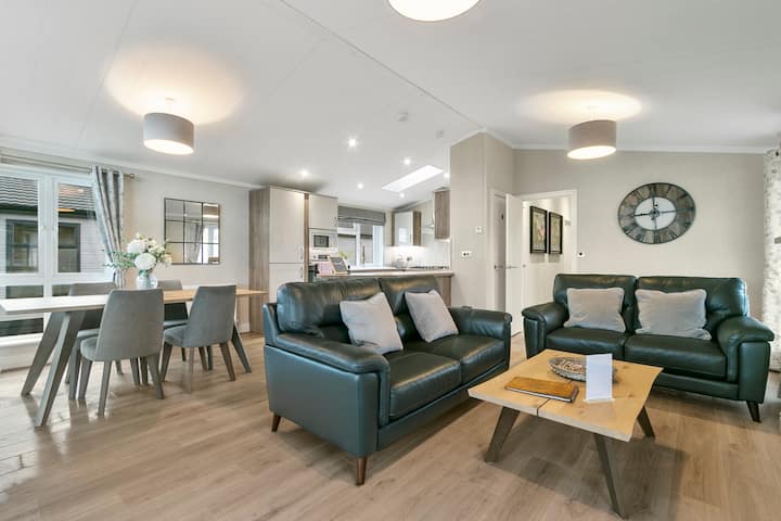 Twin Lakeside Luxury Lodge 3 With Hot Tub - Kilmarnock