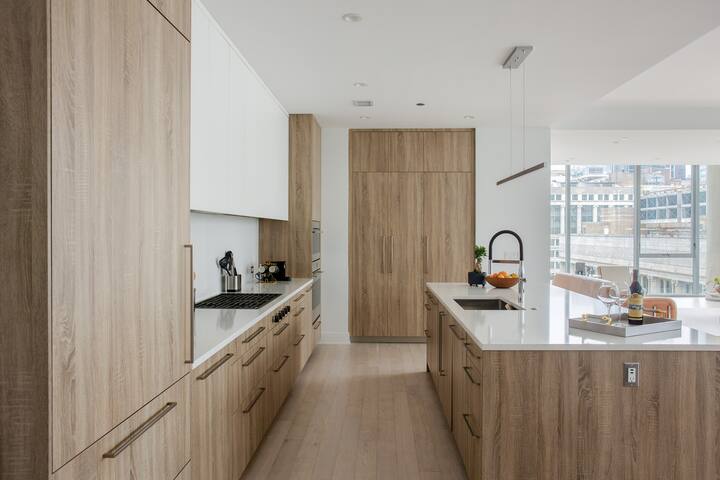 Luxury Downtown 4BR | Exclusive Design PH gallery image 5