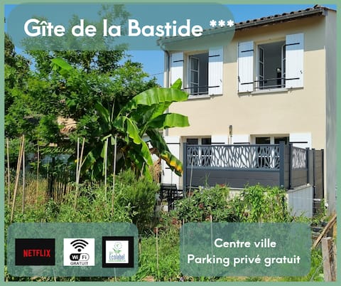 cottage in heart of the Bastide with parking space