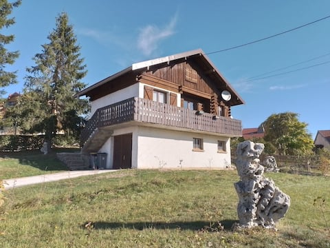 "Les Sapinettes" Cottage

quiet chalet, beautiful view