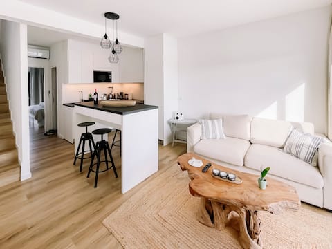 Top Airbnb: Casa Fuerte Remote - 5 Bedrooms | Pool | BBQ | Office in La Oliva