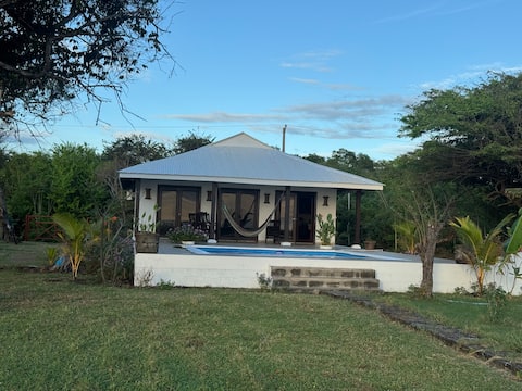 Casa Amarilla & Pool at Tesoro Beach