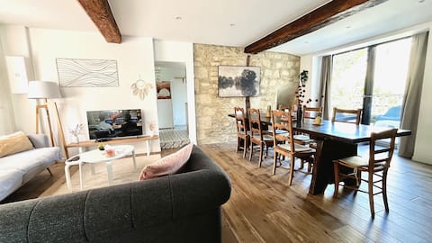 L'Escapade de Pierrefonds • castle view • garden