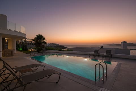 Villa with Private Beach and Spectacular Sea View