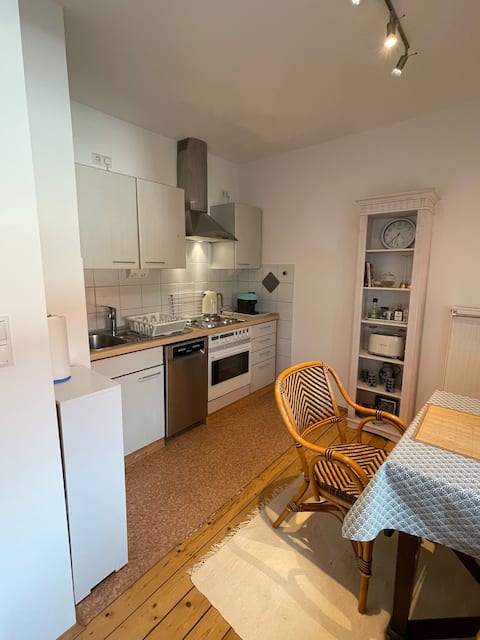 Erfolgreiche Airbnb-Immobilie: Cozy non-smoking apartment with garden use in Hessen