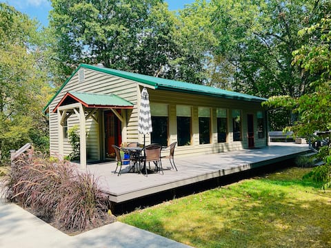 Hawk Ridge Retreat - Athens County Getaway