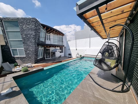 Centrally located Tonatico house with pool