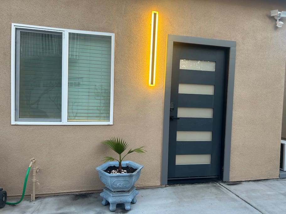 Sparkling Cozy Furnished Studio in Orange County