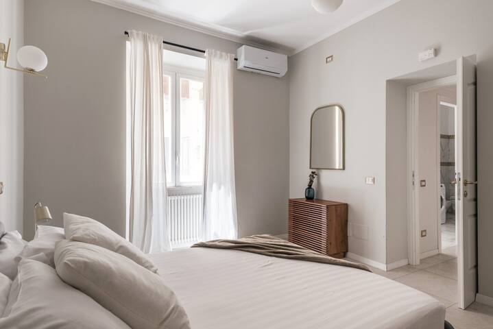 The Best Rent- Bright apartment in San Pietro gallery image 4